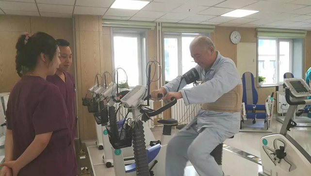 由加拿大急診轉(zhuǎn)安貞住院治療，心臟康復(fù)讓心更